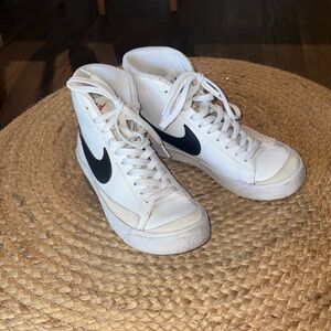 Nike blazers mid 77 6.5 women // 5Y